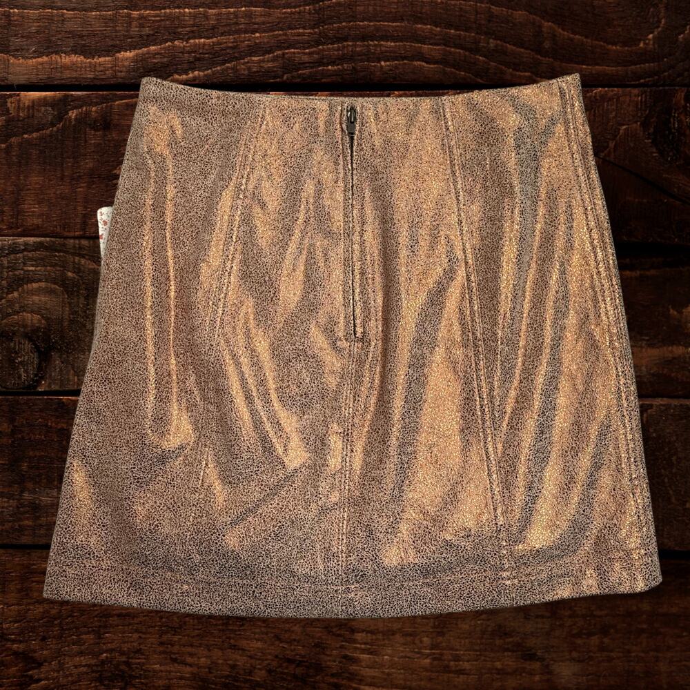 Free People High Waisted Metallic Rose Gold Suede Textured Mini Skirt Size 8 - Picture 3 of 9